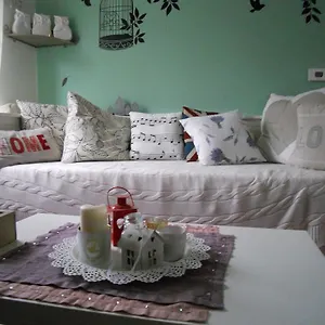 https://la-casa-azzurra-moneglia.hotelitalianriviera.com